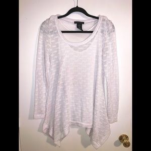 Quarter sleeve sweater